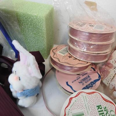 Craft Lot: Curly Hair, Ribbon, Hats, Pinecones, Assorted Wood