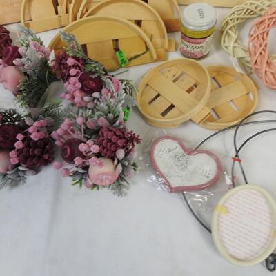 23 pc Craft Lot: Round Wood, Wreaths, Flowers, Metal Shapes