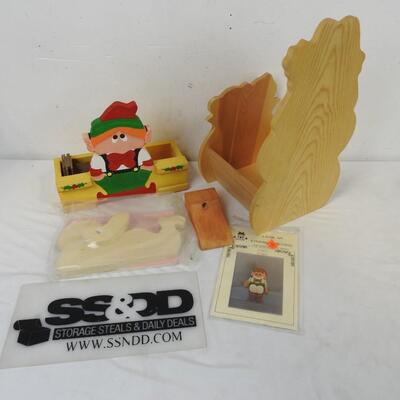 3 pc Christmas Crafts, Sleeping Elf, Elf Calendar, Wooden Basket
