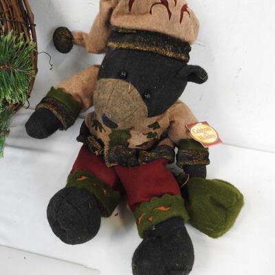 Celebrate the Holidays Black Bear Wreath and Stuffed Animal