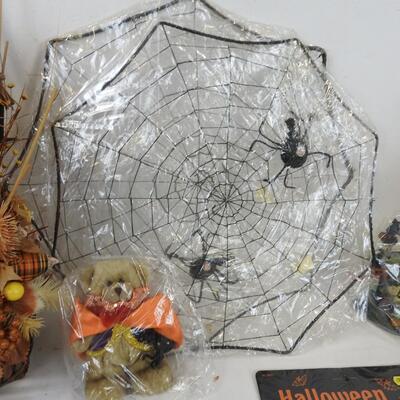 12 pc Halloween Lot: Paper Plates and Goods, Pumpkin and Birdhouse Decor