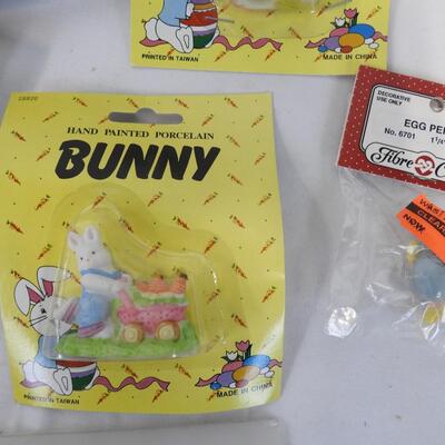 14 pc Easter Village, Hand Painted Porcelain Shoe Houses and Bunnies