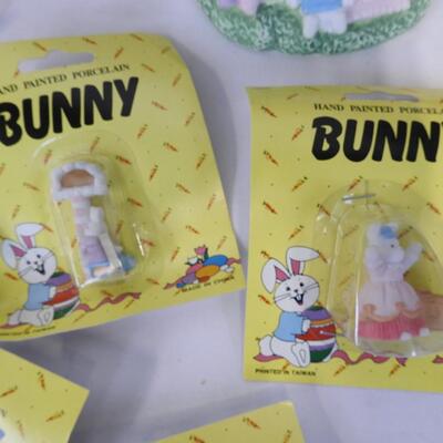 14 pc Easter Village, Hand Painted Porcelain Shoe Houses and Bunnies