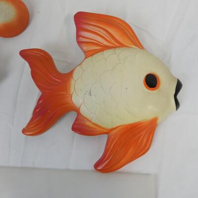 Chalkware: 3 pc set, 2 fish 1 small, 1 large, 1 bubble, orange/cream & black