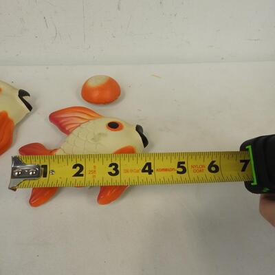 Chalkware: 3 pc set, 2 fish 1 small, 1 large, 1 bubble, orange/cream & black