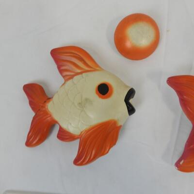 Chalkware: 3 pc set, 2 fish 1 small, 1 large, 1 bubble, orange/cream & black