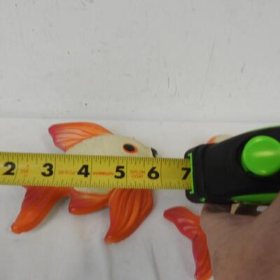 Chalkware: 3 pc set, 2 fish 1 small, 1 large, 1 bubble, orange/cream & black