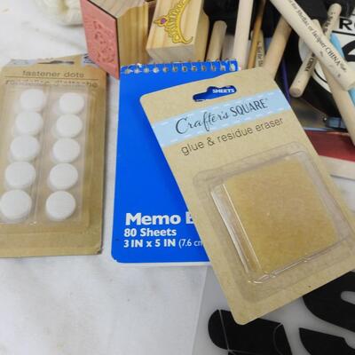 Craft lot: 15+ pcs, rubber stamps, straw wreath, paint, brushes, gorilla glue