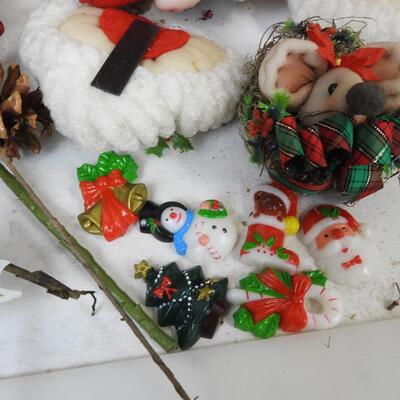 Christmas decor:12+ pcs:  poinsettia centerpiece, floral, suncatchers, magnets