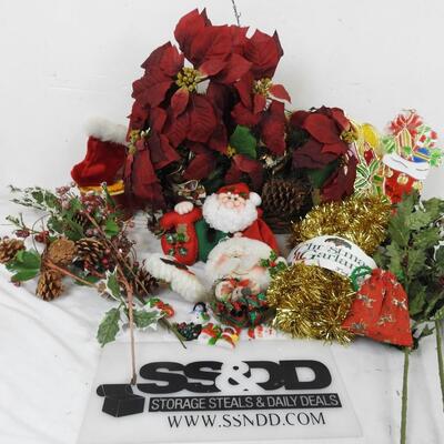 Christmas decor:12+ pcs:  poinsettia centerpiece, floral, suncatchers, magnets