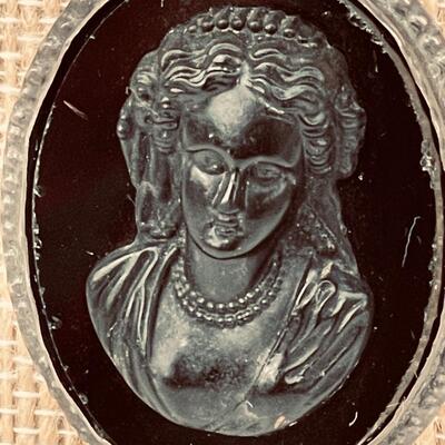 ANTIQUE BLACK GLASS CAMEO 1860s LADY PORTRAIT CIVIL WAR ERA
