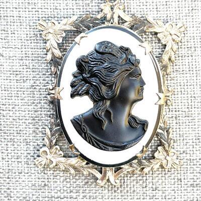 VINTAGE CLASSIC GREEK GODDESS PROFILE BLACK GLASS CAMEO MILK GLASS BASE METAL FRAME