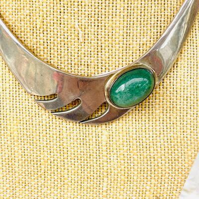 MODERNIST MEXICAN STERLING SILVER COLLAR NECKLACE MOSSY GREEN STONE