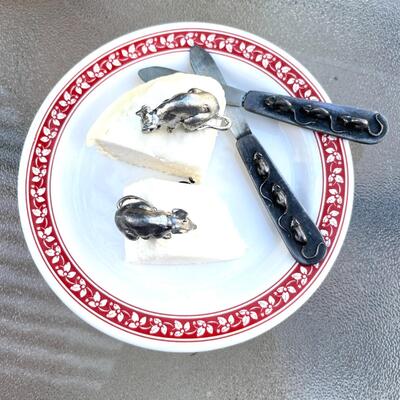 THREE BLIND MICE! VINTAGE METZKE PEWTER CHEESE SET DATED 1977