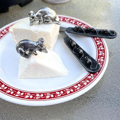 THREE BLIND MICE! VINTAGE METZKE PEWTER CHEESE SET DATED 1977