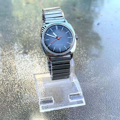 VINTAGE TIMEX MEN'S DYNABEAT WRIST WATCH