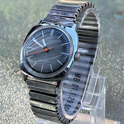 VINTAGE TIMEX MEN'S DYNABEAT WRIST WATCH
