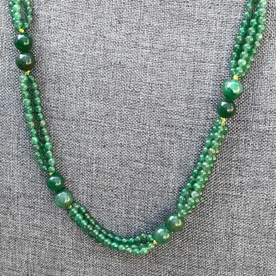 BEAUTIFUL GREEN JADE COLOR SECTIONAL NECKLACE