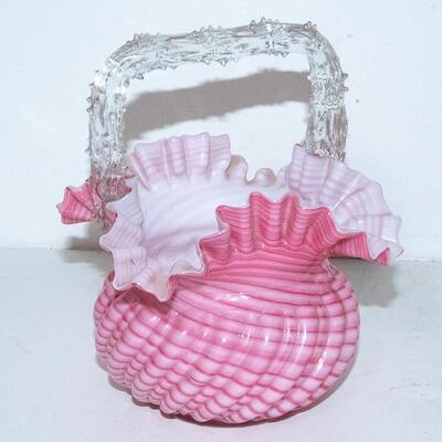 BEAUTIFUL - RUFFLE TOP BASKET WITH THORN HANDLE