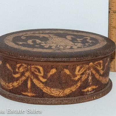 EARLY 1900s - ANTIQUE PYROGRAPHIC OVAL BOX