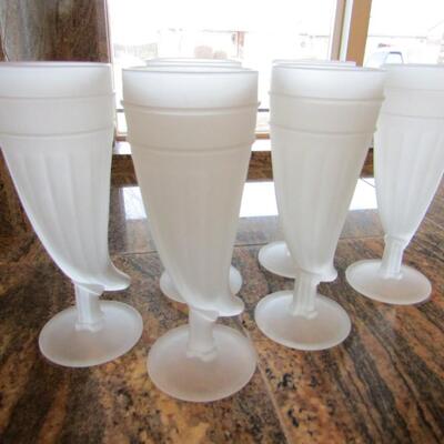 LOT 72  SIX TIARA FROSTED POWDER HORN PILSNER GLASSES