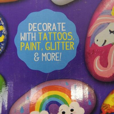 2 Activities for children 6+: Rock Art and Alpha Beads to make jewelry. - New