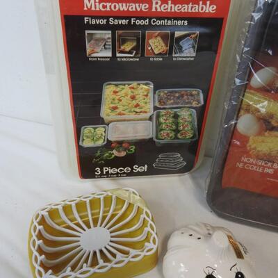 Unused Vintage Kitchen Items: Food Containers, Roast Pan, Veggie Steamer - New