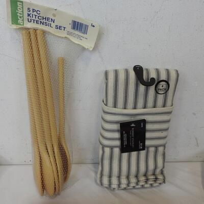 8+ Kitchen Lot: Washcloths, Spoons, Whisks, Plastic Wrap, Cloth Napkins - New
