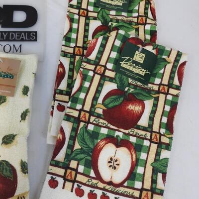 9 pc Apple Theme Kitchen Linens: 4 Hot pads, 3 washcloths, 2 hand towels - New