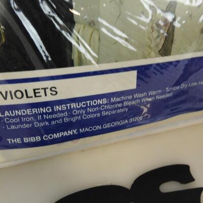 Softcale 180 Combined Percale 4 pc Queen Set, Violets - New