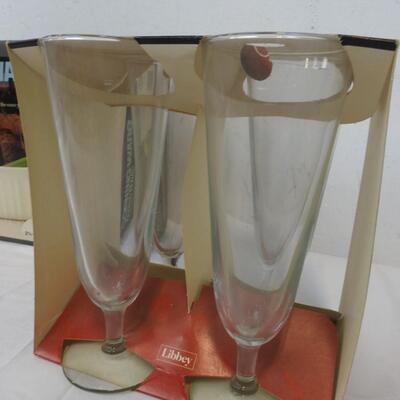 Corning Ware French White Covered Oval Dish, 4 Libbey 12 oz Glasses - New