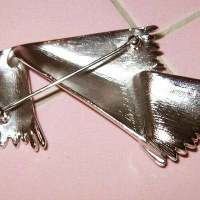 MS 1950s Crown Trifari Pin Brooch Silver Tone Scarf Pashmina Shawl Alfred Philippe