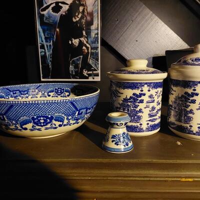 Blue Willow Ware