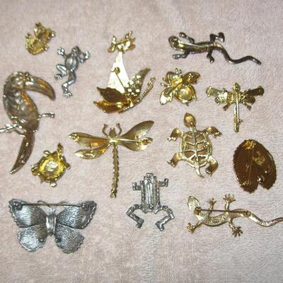 MS Lot 15 Animal Pins Broaches Birds Butterfly Dragon Fly Frogs Turtles