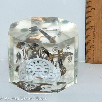 WATCH IN ACRYLIC PAPERWEIGHT