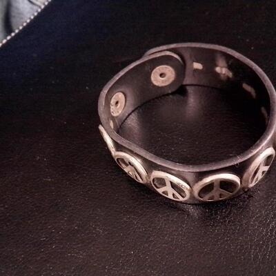 Vintage Leather 2 snap peace sign bracelet