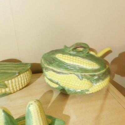 Nice Collection of Vintage Ceramic Serving Dishes includes