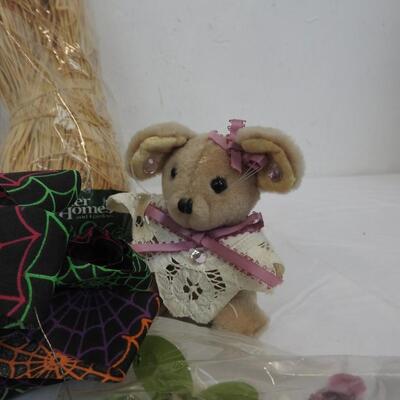 45+ pc Crafts Lot: Whicker, Floral, Hot Glue Sticks, etc
