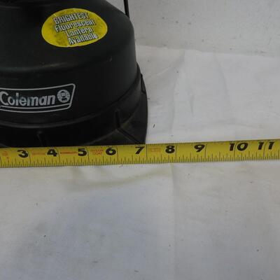 Coleman Lantern, Green. Battery Operated. Works