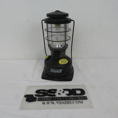 Coleman Lantern, Green. Battery Operated. Works