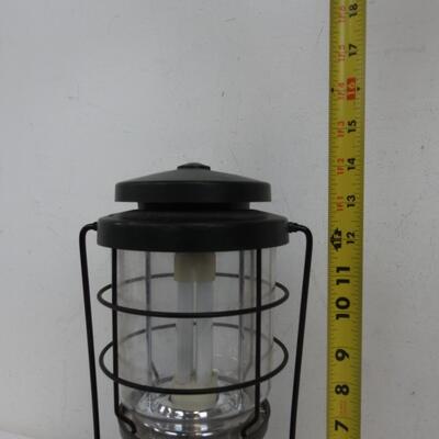 Coleman Lantern, Green. Battery Operated. Works