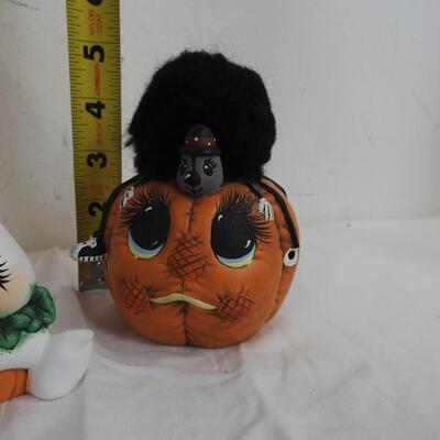 6 pc Hand Painted Ceramic Decor, Halloween Theme, Ghost, Bear, Pumpkins