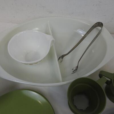 Vintage Corelle Cup, Melmac Plates/Cups, Anchor Hocking Bowl, Pyrex Serving