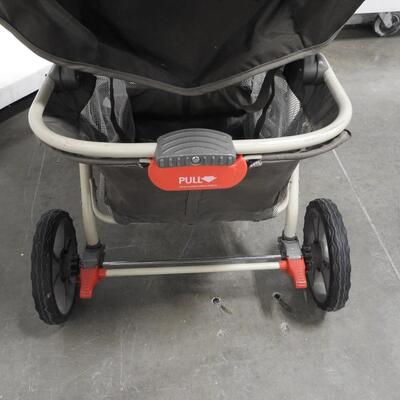 Graco Stroller. Gray/Green/Taupe with Cup Holders