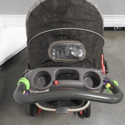 Graco Stroller. Gray/Green/Taupe with Cup Holders