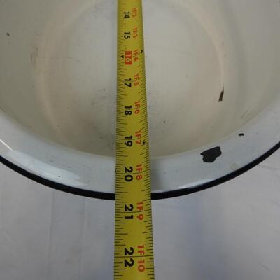 Metal Bin with Anchor/Fabric Lining/Rope Handles. Oval Basin, Metal/White Enamel