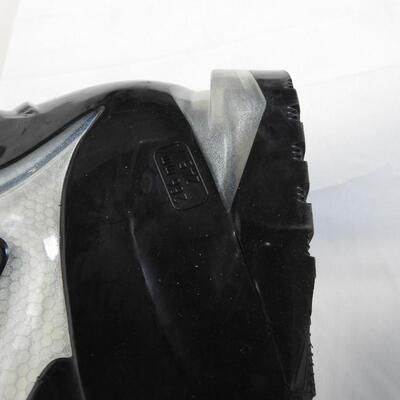 Tecnica Ski Boots, Black/Silver/Pink/White with Soft Lining. Size 8. "245/286mm"