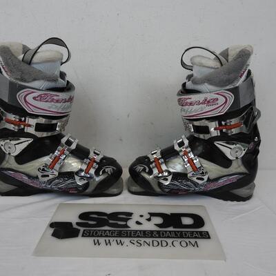 Tecnica Ski Boots, Black/Silver/Pink/White with Soft Lining. Size 8. "245/286mm"