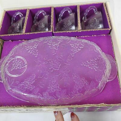 Anchor Hocking Vintage 8 pc Glass Snack Set: 4 Plates & 4 Cups