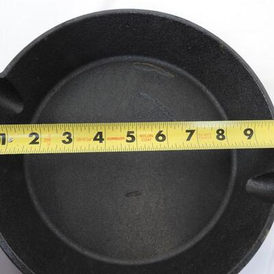 2 pc Ozark Trail Cast Iron Pans 8" & 10" Used